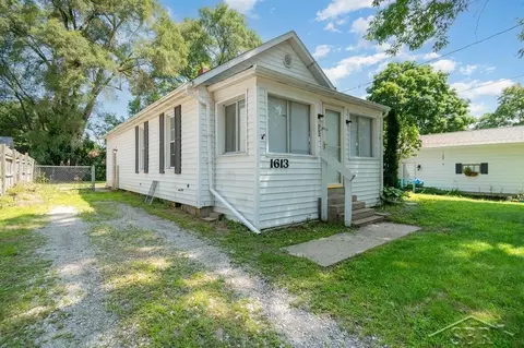 1613 Wyllys, Midland, MI 48642