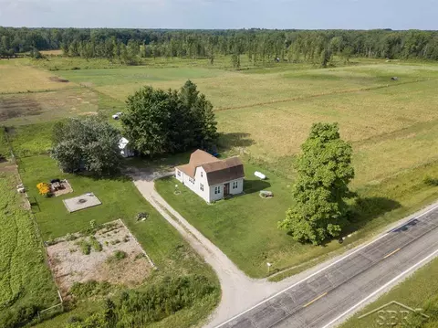 403 W Saganing, Bentley, MI 48613