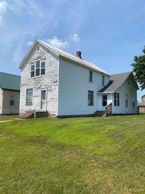 708 Lake, Florence T-wi, WI 54121