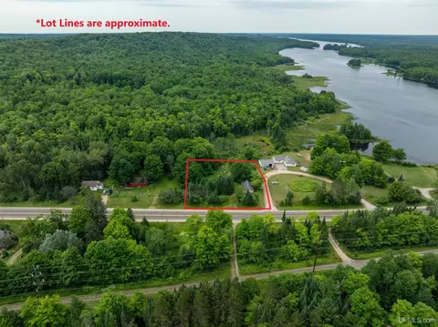 e5347 Michigan 94, Munising, MI 49862 photo 2