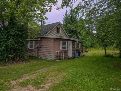 e5347 Michigan 94, Munising, MI 49862 photo 4