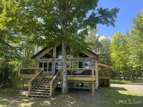 13715 Carmody, L'anse, MI 49946