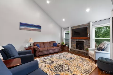 Living - 641 Shadow Brooke, Tecumseh, MI 49286 photo 3 of 6