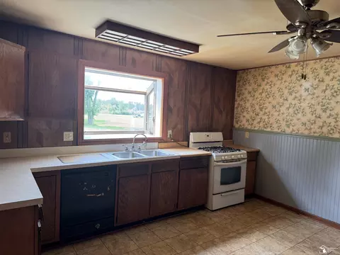 13857 Sumpter, Carleton, MI 48117 photo 8