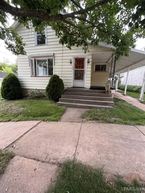 208 W High, Ishpeming, MI 49849