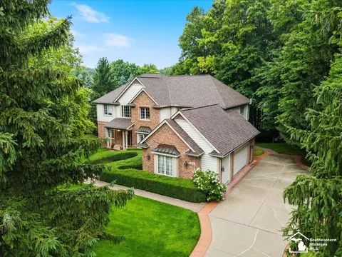 9175 Morning Mist Dr, Clarkston, MI 48348