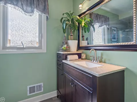 49193 Frances, Macomb, MI 48044 photo 24