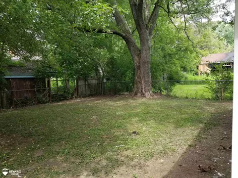 Exterior - 1238 Huron, Flint, MI 48507 photo 5 of 6