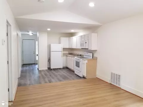 Living - 1238 Huron, Flint, MI 48507 photo 2 of 2