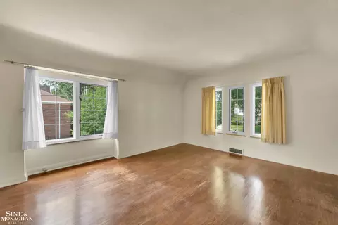 Living - 829 Trombley, Grosse Pointe Park, MI 48230 photo 5 of 7