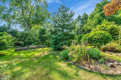 Exterior - 829 Trombley, Grosse Pointe Park, MI 48230 photo 3 of 10
