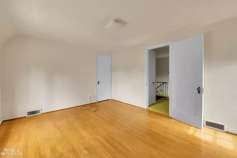 Bedroom - 829 Trombley, Grosse Pointe Park, MI 48230 photo 2 of 6