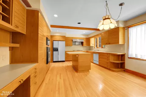 Kitchen - 829 Trombley, Grosse Pointe Park, MI 48230 photo 1 of 4