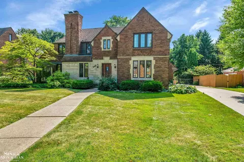 Exterior - 829 Trombley, Grosse Pointe Park, MI 48230 photo 9 of 10