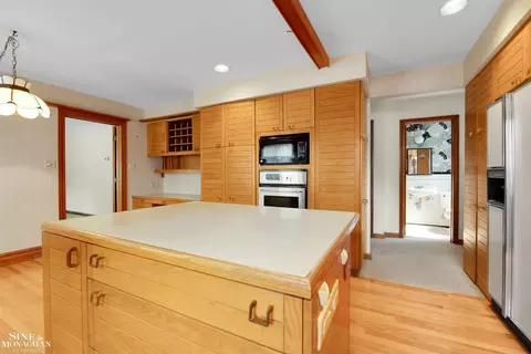 Kitchen - 829 Trombley, Grosse Pointe Park, MI 48230 photo 4 of 4