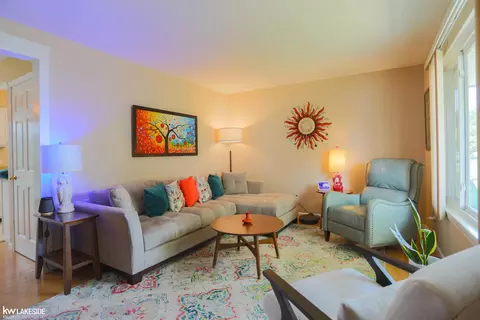 Living - 23566 Colonial, Armada, MI 48005 photo 2 of 4