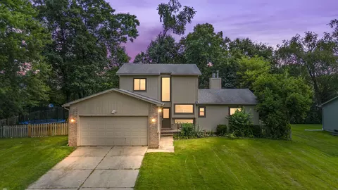 2200 Quail Run, Commerce Twp, MI 48390