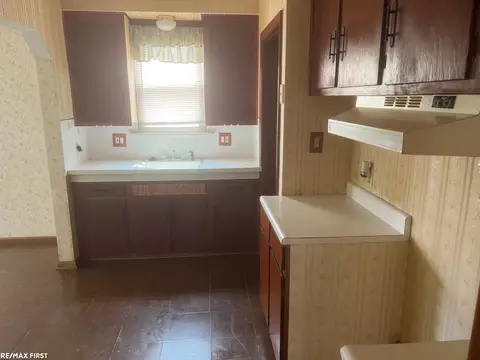 Kitchen - 17281 Eddon, Melvindale, MI 48122 photo 2 of 2