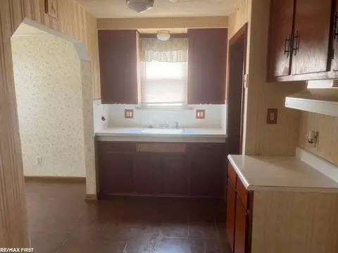Kitchen - 17281 Eddon, Melvindale, MI 48122 photo 1 of 2