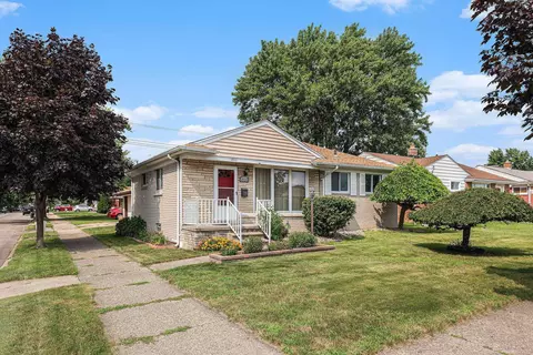 18111 Buckhannon, Roseville, MI 48066