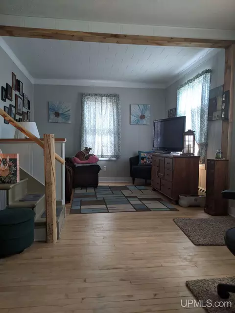 110 Chestnut, Munising, MI 49862 photo 4