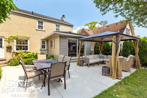 Exterior - 1301 Torrey, Grosse Pointe Woods, MI 48236 photo 3 of 9