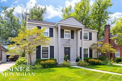 Exterior - 1301 Torrey, Grosse Pointe Woods, MI 48236 photo 8 of 9