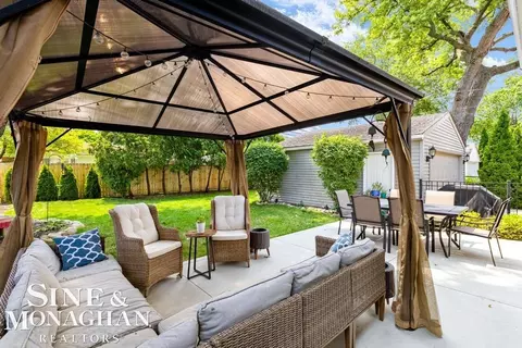 Exterior - 1301 Torrey, Grosse Pointe Woods, MI 48236 photo 5 of 9
