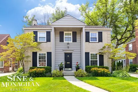 1301 Torrey, Grosse Pointe Woods, MI 48236