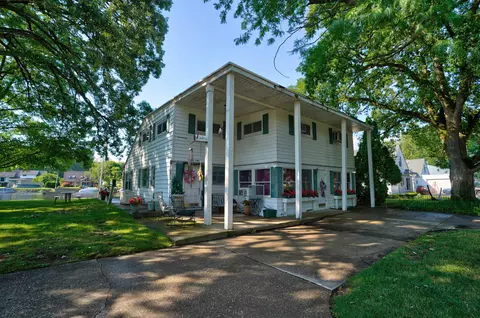 35 River Trl, Bay City, MI 48706