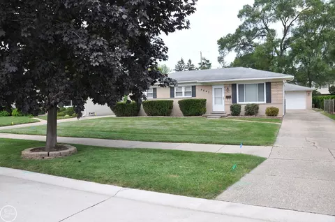 8847 Hamilton E, Sterling Heights, MI 48313