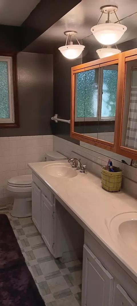 Bath - 9441 Coldwater, Flushing, MI 48433 photo 2 of 4