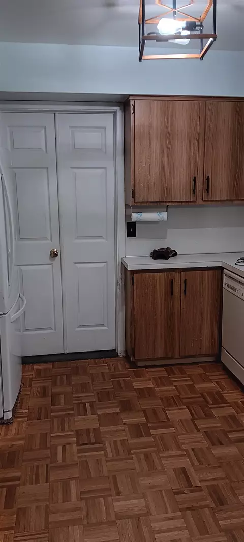Kitchen - 9441 Coldwater, Flushing, MI 48433 photo 9 of 11