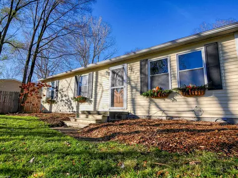 1327 N Pine Riv, Smiths Creek, MI 48074