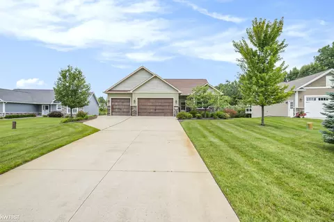 16483 Red Fox, Linden, MI 48451