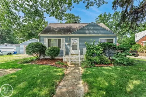 2669 Voorheis, Waterford, MI 48238