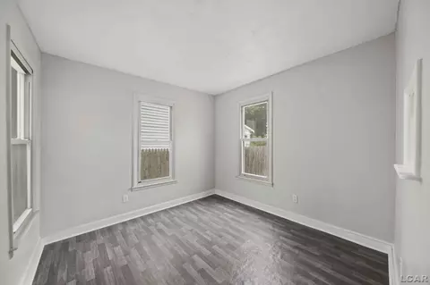 929 E Maumee, Adrian, MI 49221 photo 9
