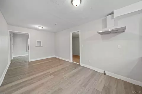 929 E Maumee, Adrian, MI 49221 photo 8
