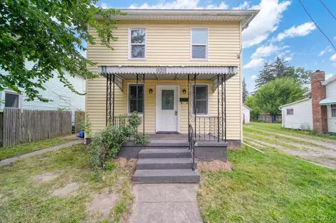 929 E Maumee, Adrian, MI 49221 photo 3