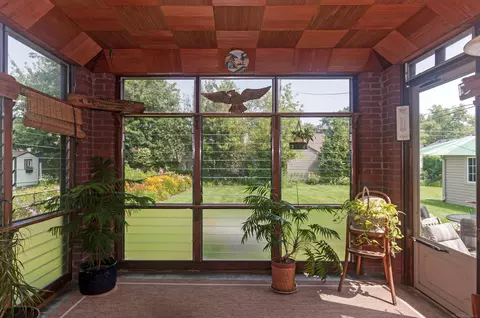 1636 Hawthorne, Grosse Pointe Woods, MI 48236 photo 10