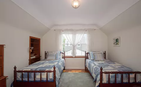 1636 Hawthorne, Grosse Pointe Woods, MI 48236 photo 29
