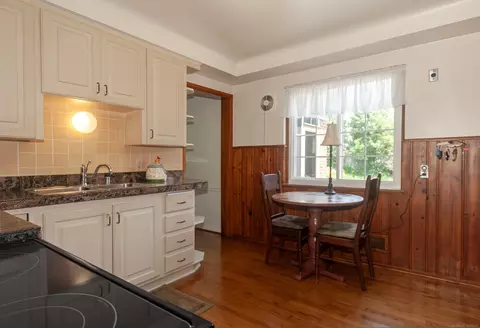 1636 Hawthorne, Grosse Pointe Woods, MI 48236 photo 14