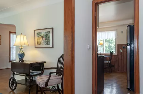 1636 Hawthorne, Grosse Pointe Woods, MI 48236 photo 4