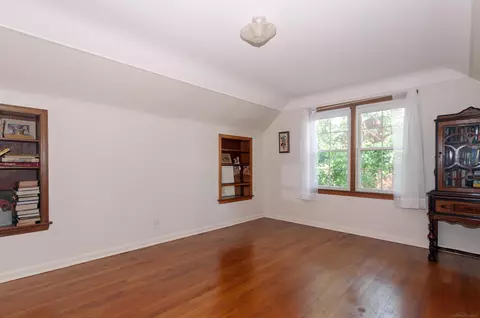 1636 Hawthorne, Grosse Pointe Woods, MI 48236 photo 27