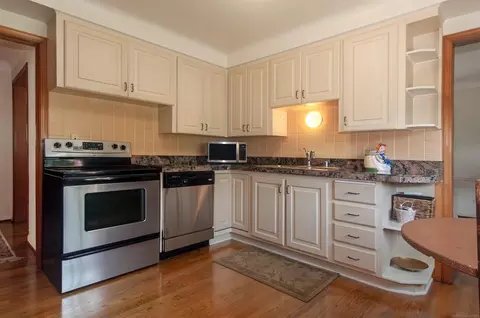 1636 Hawthorne, Grosse Pointe Woods, MI 48236 photo 13