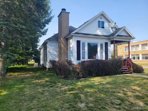 500 W B, Iron Mountain, MI 49801