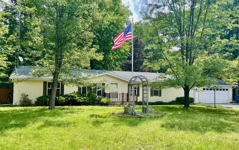 1865 Maple, Gladwin, MI 48624