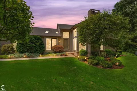 17722 E Kirkwood, Clinton Township, MI 48038