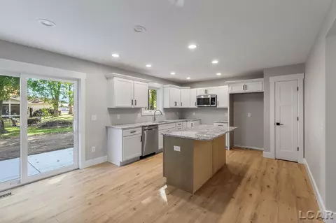 3381 Pender, Adrian, MI 49221 photo 2