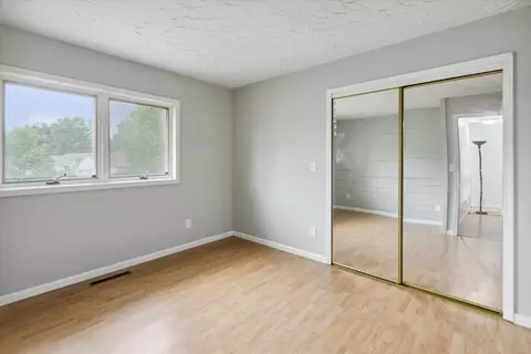Bedroom - 502 Gary Ray, Davison, MI 48423 photo 3 of 5